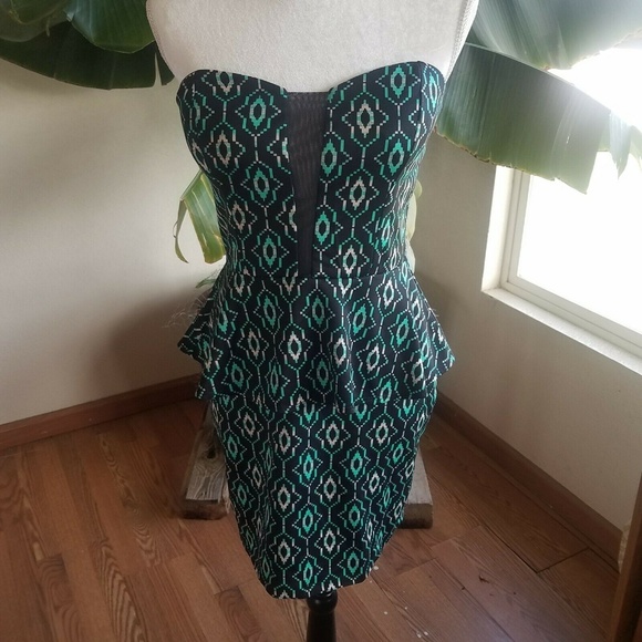 Hot Gal Dresses & Skirts - Hot Gal Large Strapless Dress Black Green Padded
